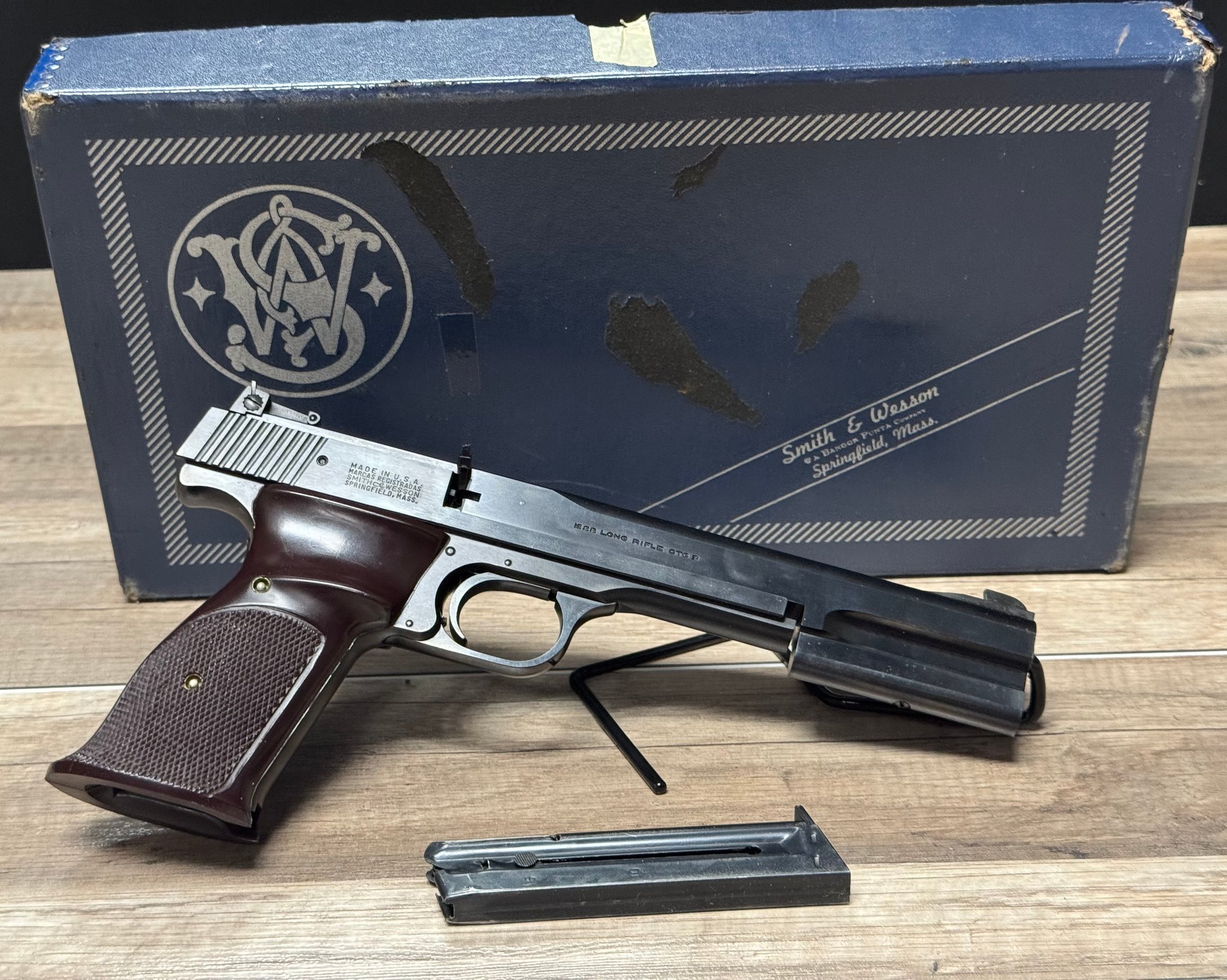 SMITH & WESSON model 46