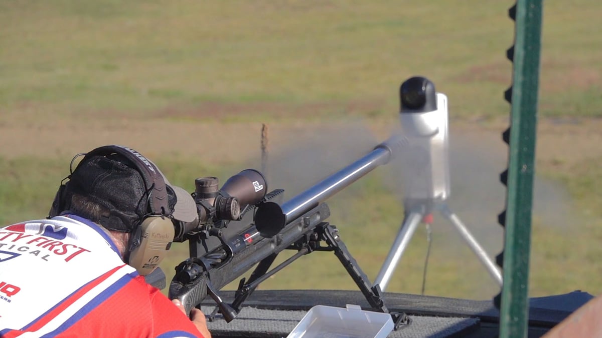shooting ELR rifle