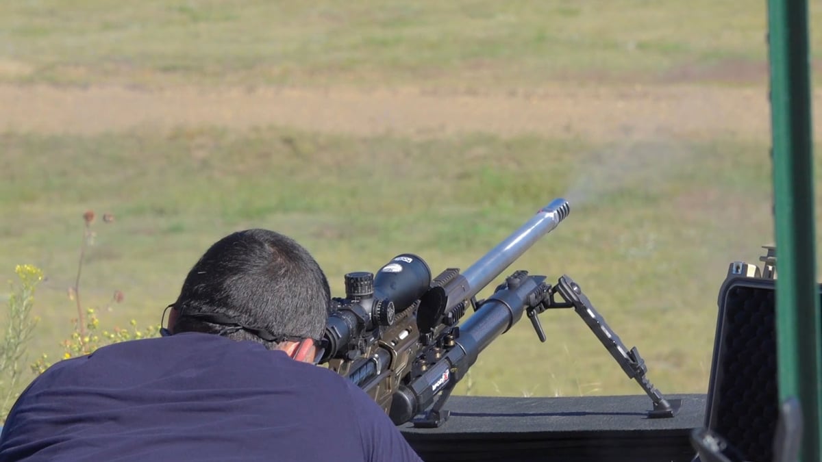 shooting ELR rifle