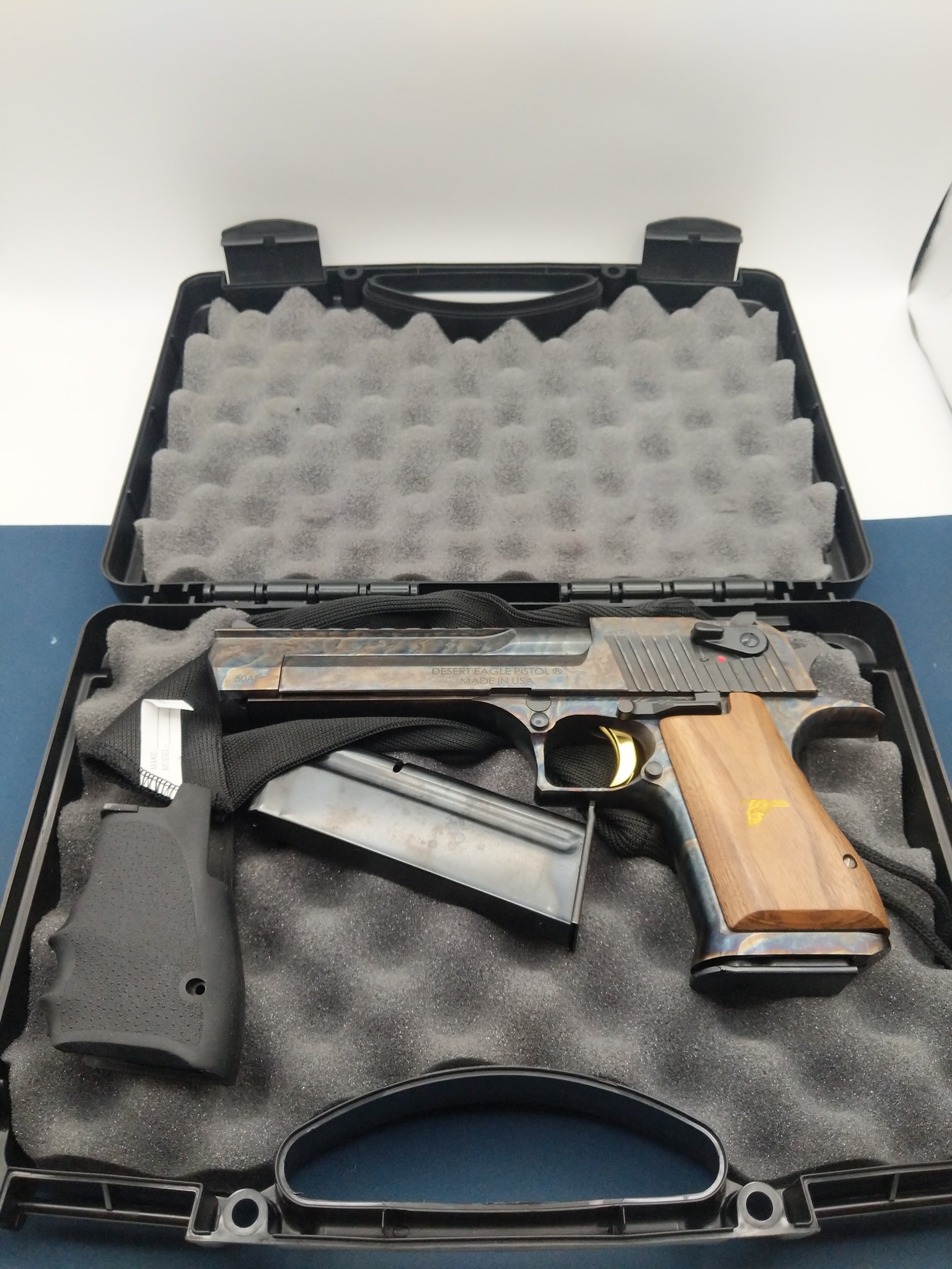 MAGNUM RESEARCH DESERT EAGLE