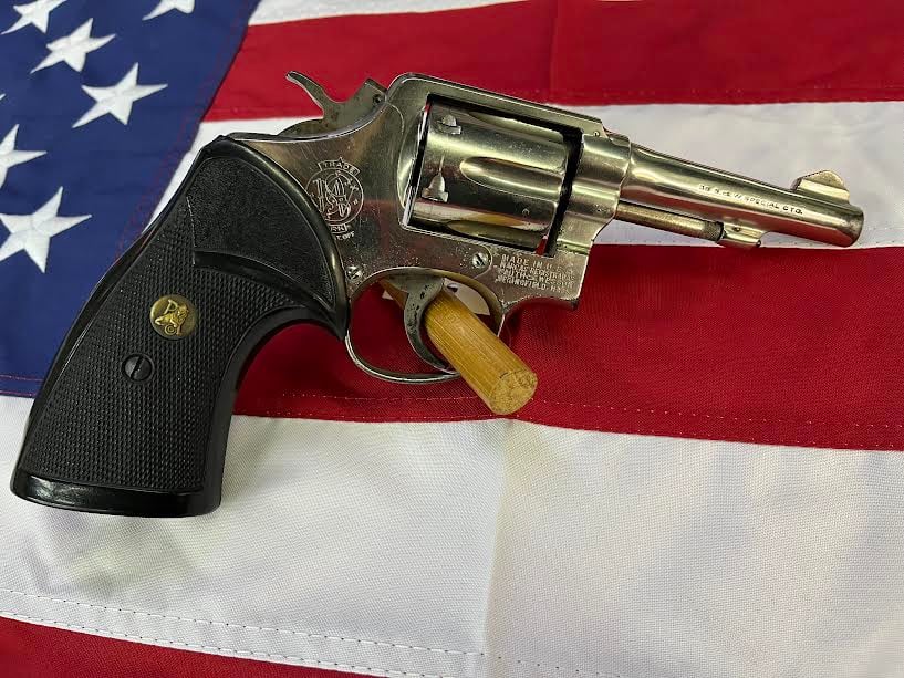 SMITH & WESSON 10