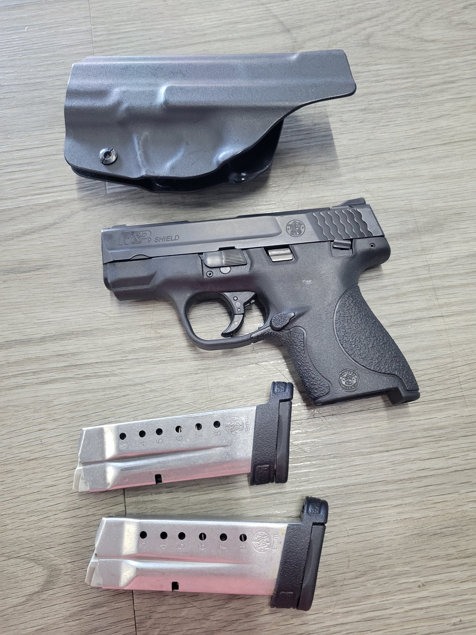 SMITH & WESSON M&P SHIELD