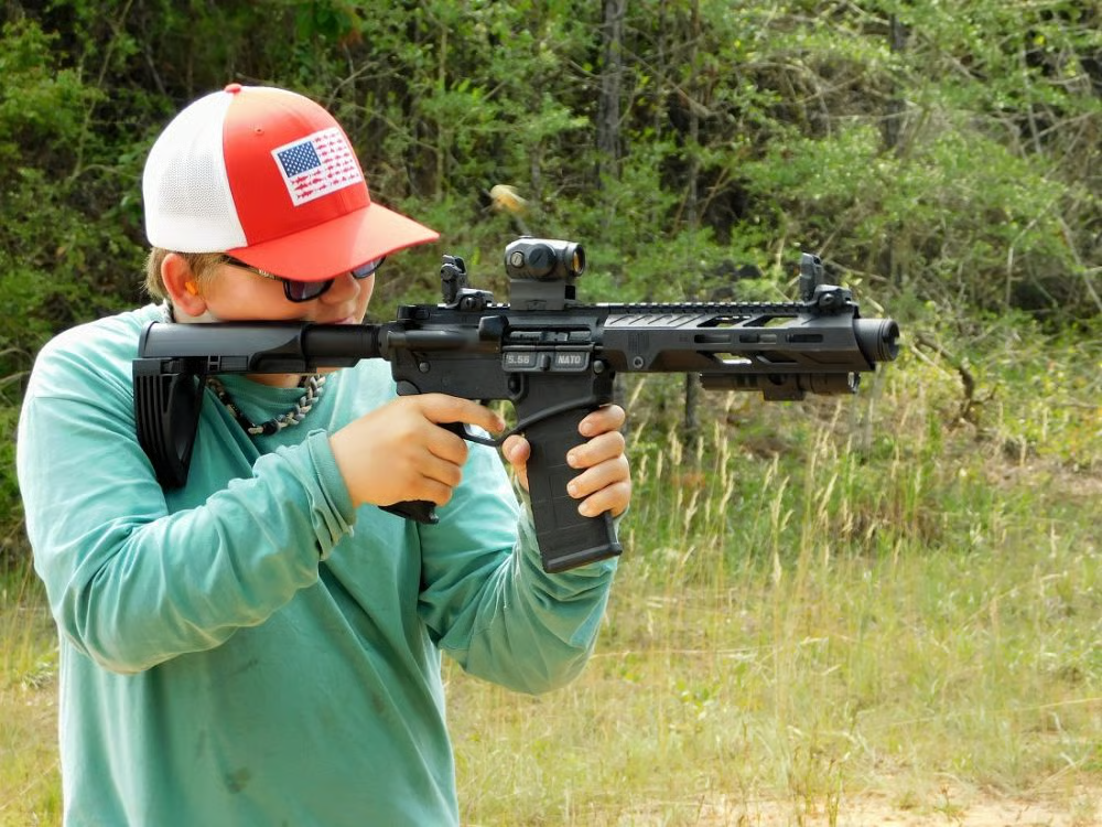 youth shooting db15 pistol