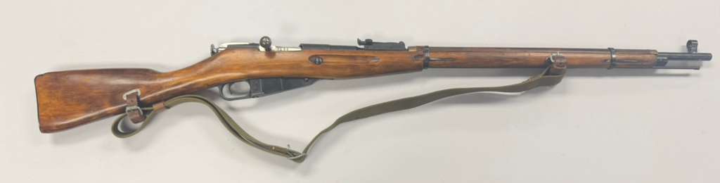 Mosin-Nagant 91-30 left-side view with bayonet and hardwood stock