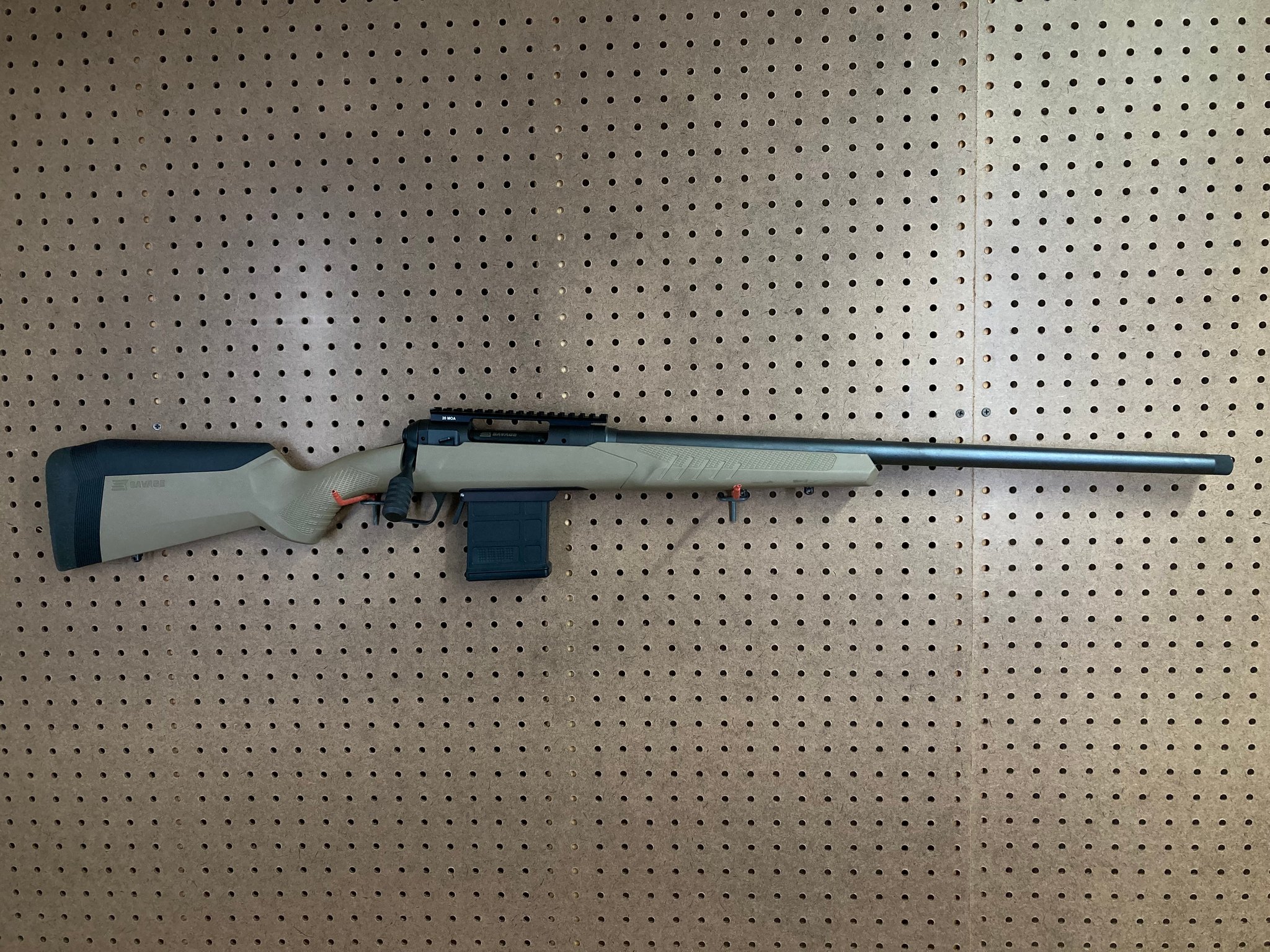 SAVAGE ARMS 110 TACTICAL DESERT