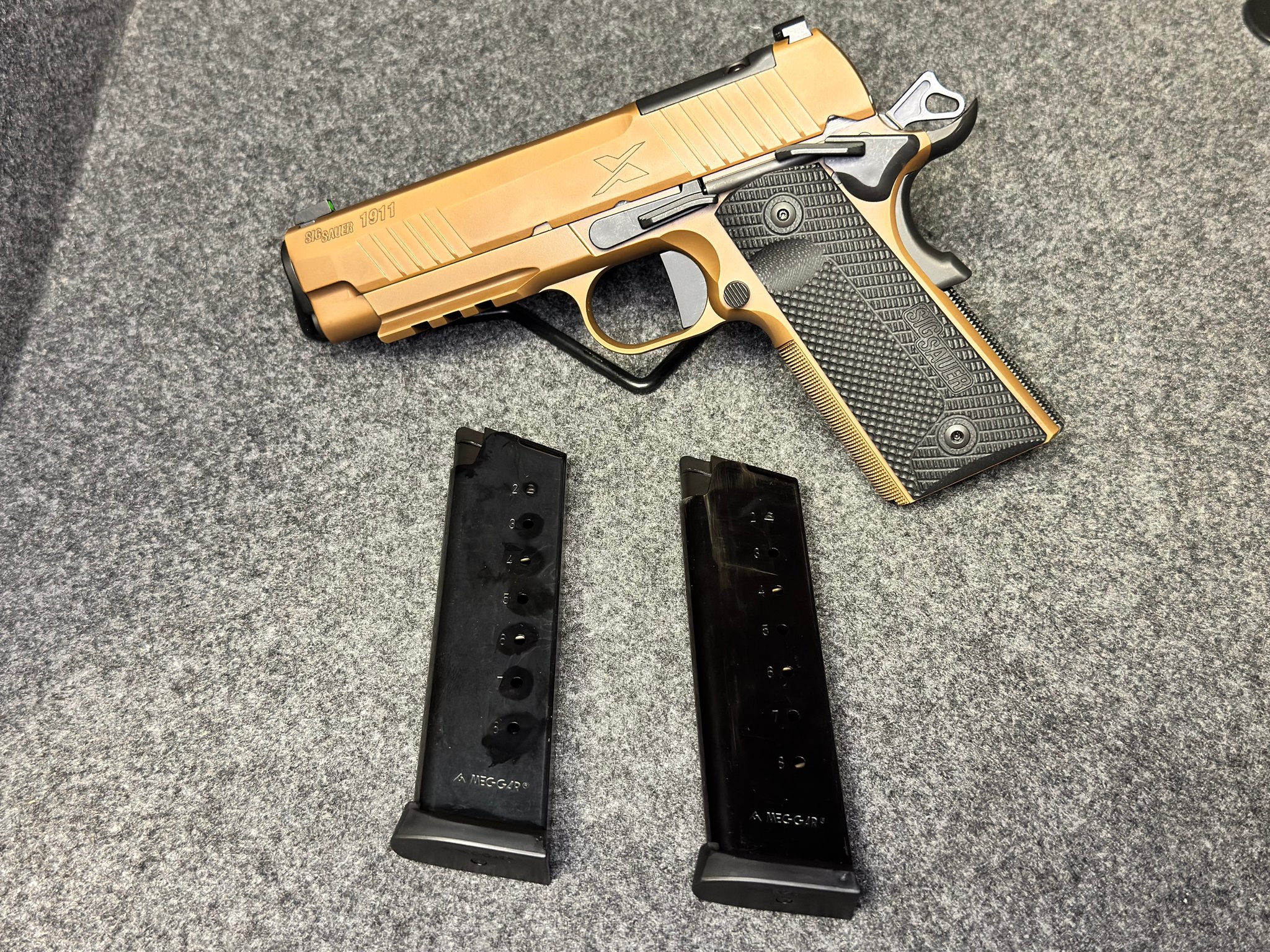 SIG SAUER 1911 X CARRY .45 acp