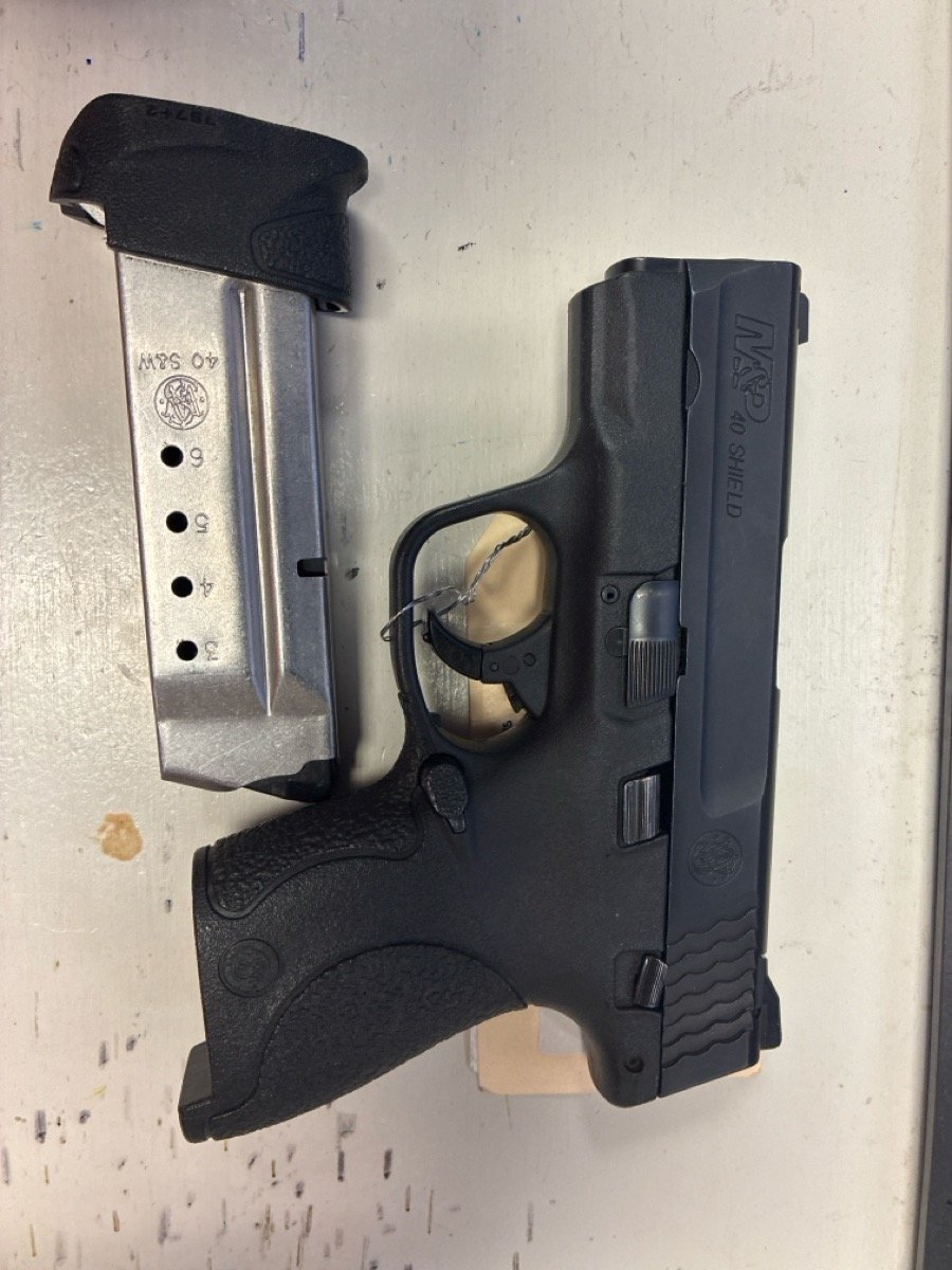 SMITH & WESSON M&P 40 SHIELD
