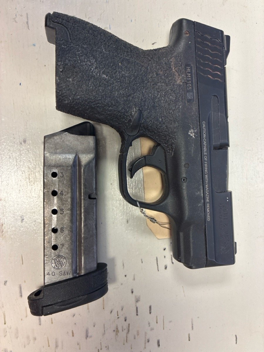SMITH & WESSON M&P 40 SHIELD