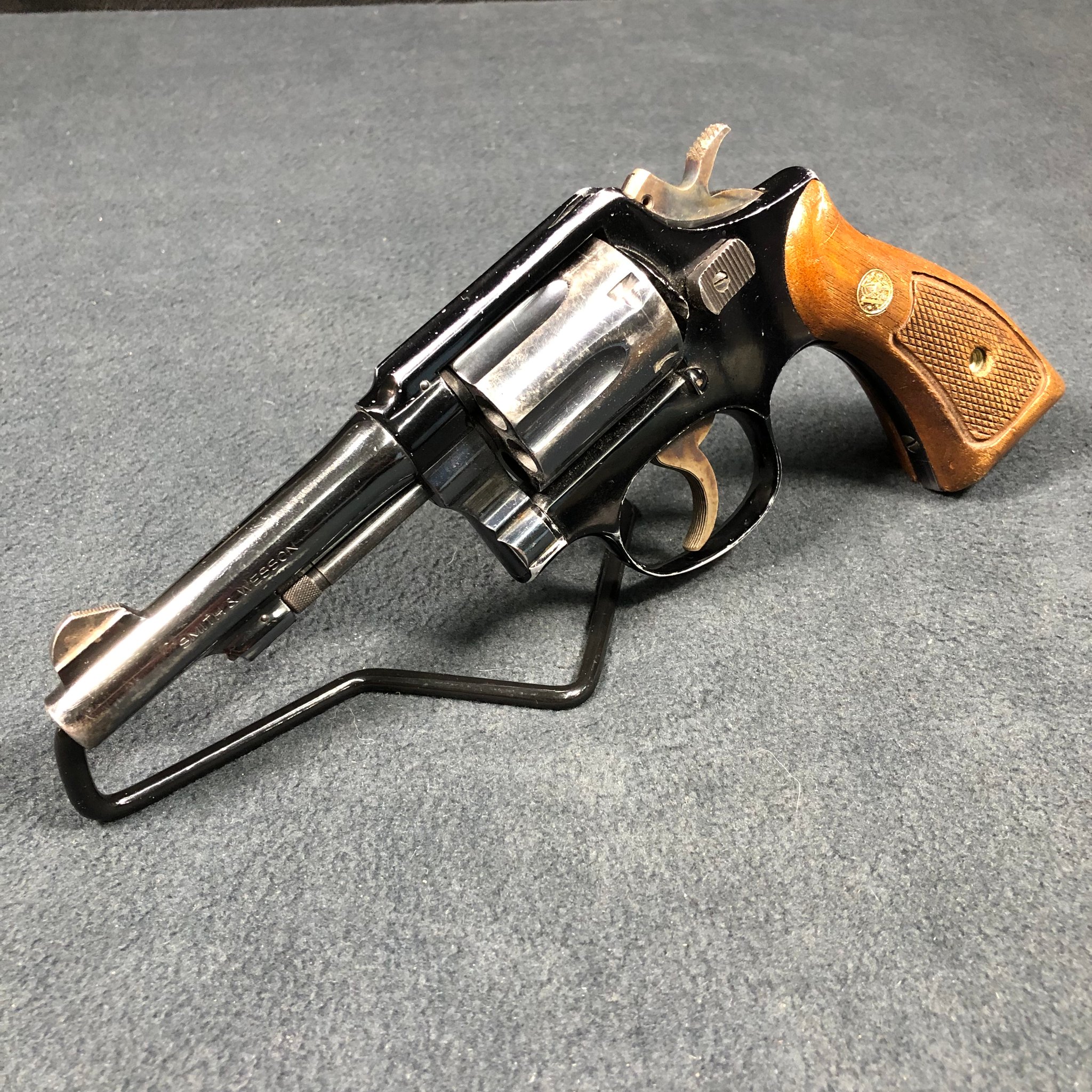 SMITH & WESSON 12-2
