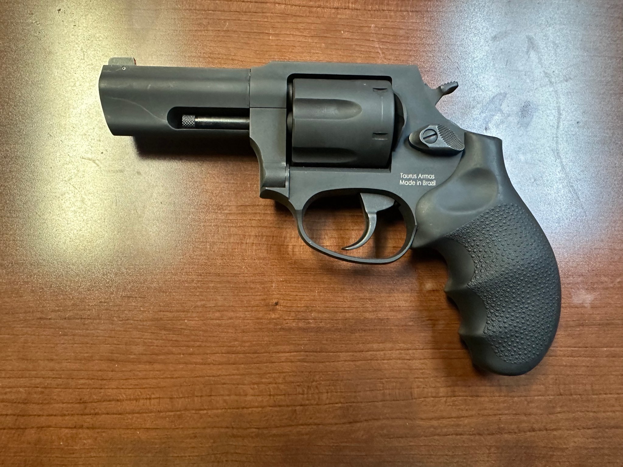 TAURUS 856