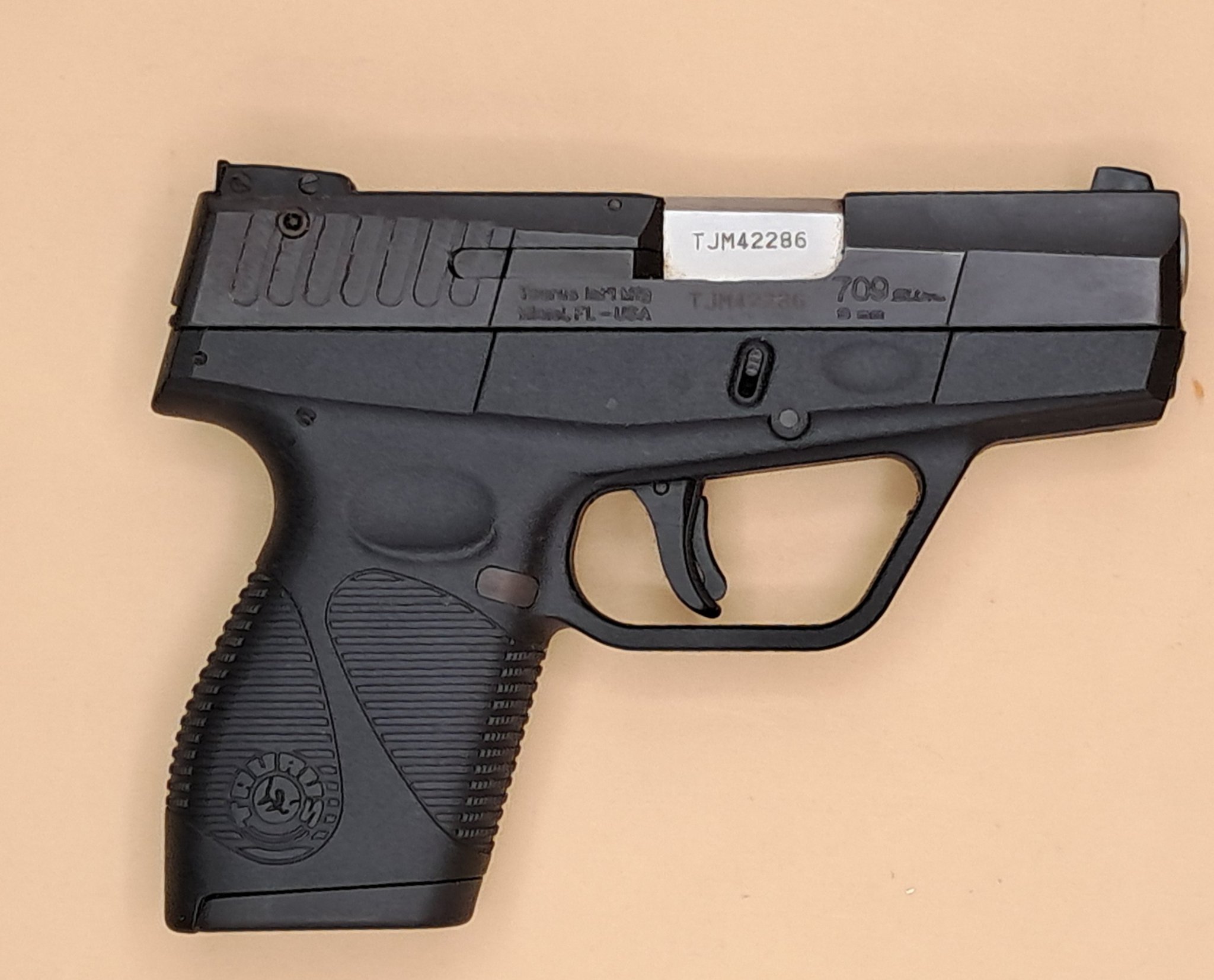 TAURUS 709 SLIM