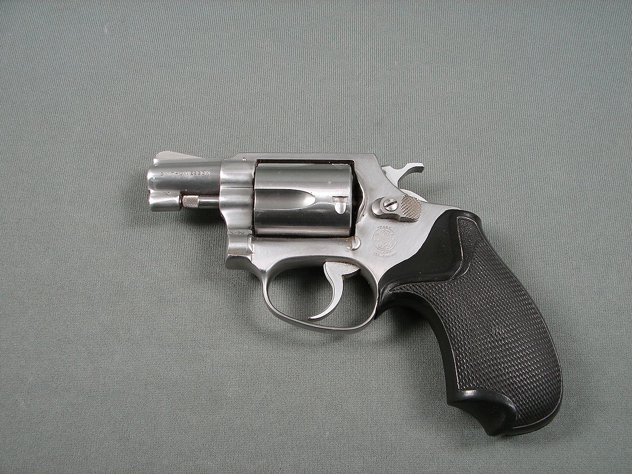 SMITH & WESSON 60