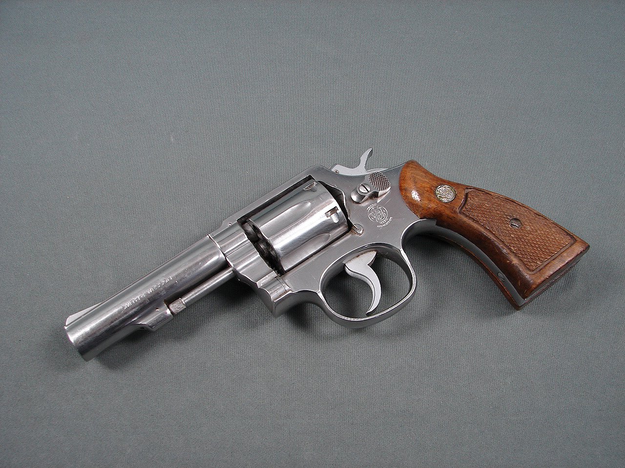 SMITH & WESSON 64-3