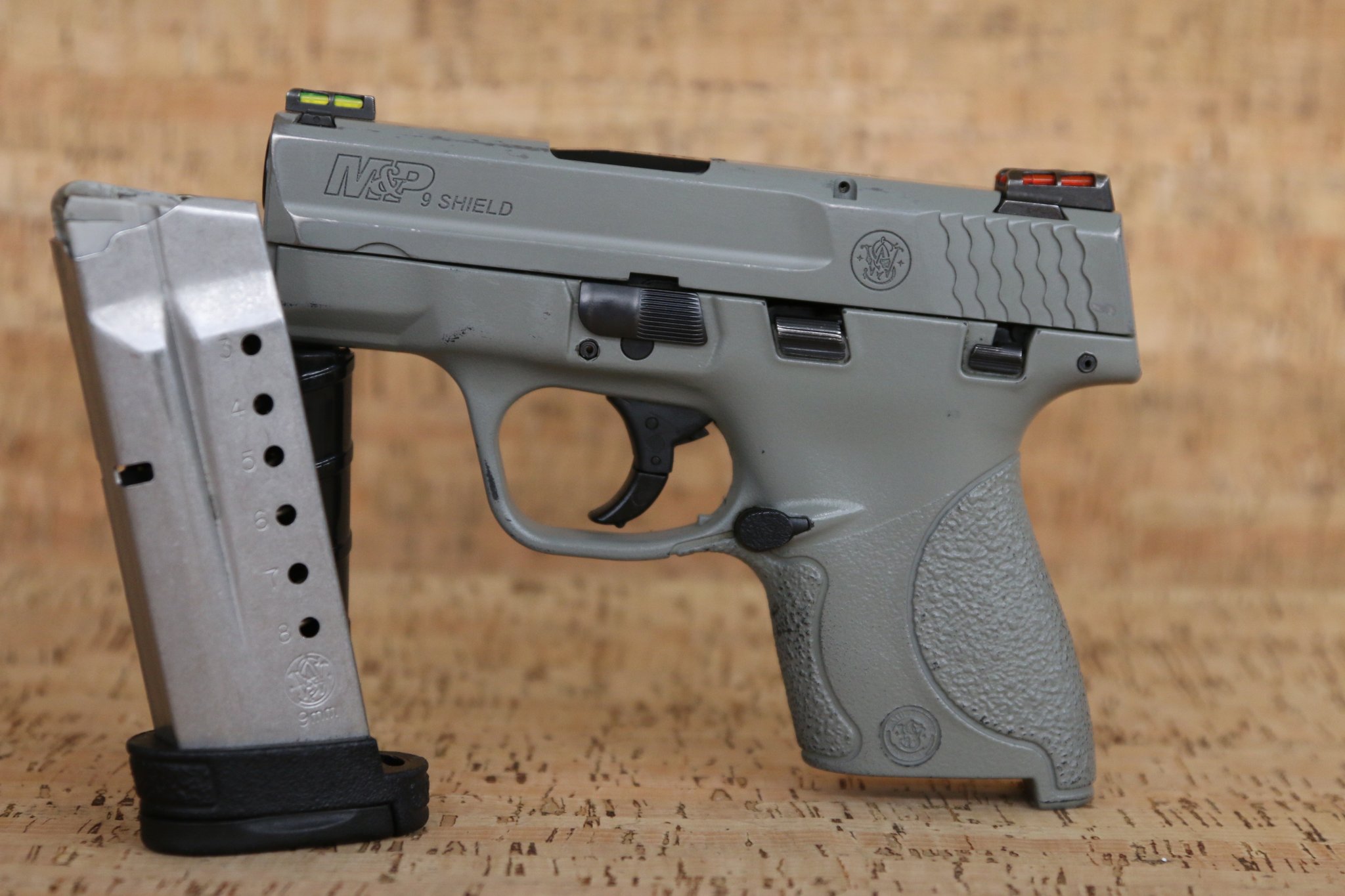 SMITH & WESSON M & P 9 Shield