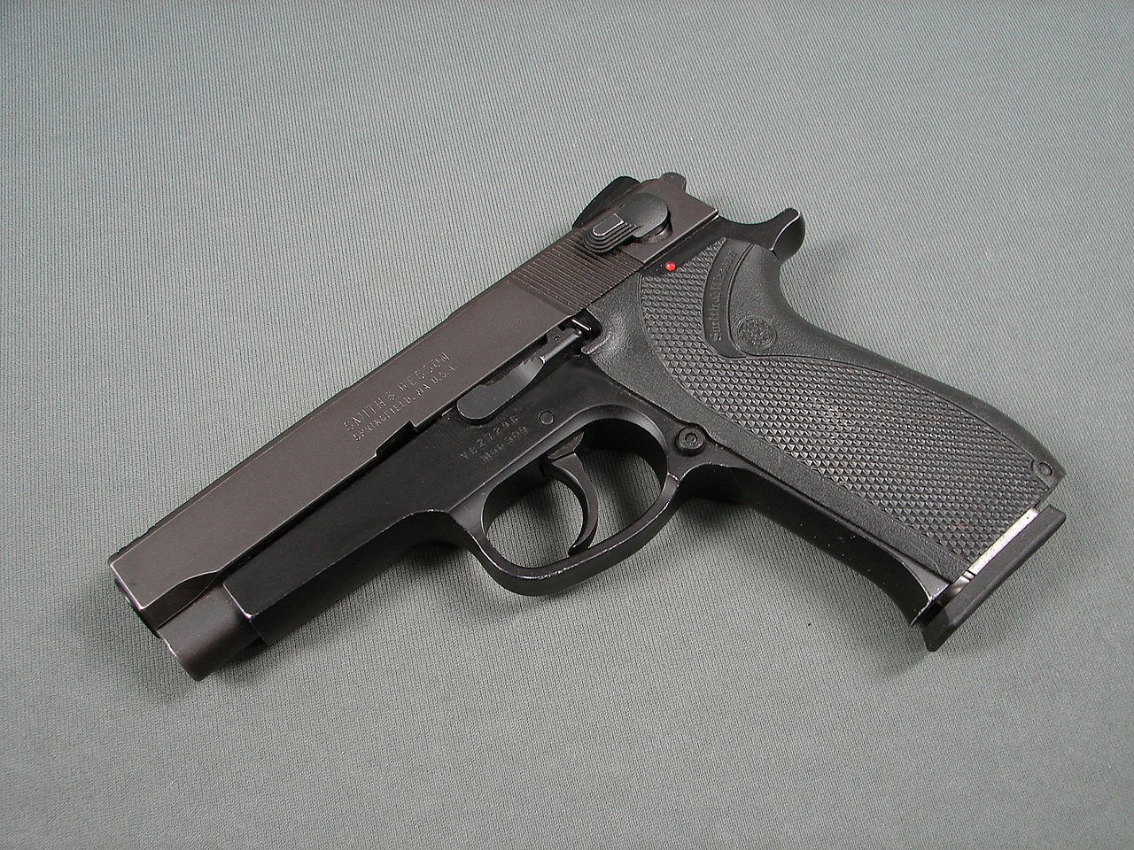 SMITH & WESSON 909