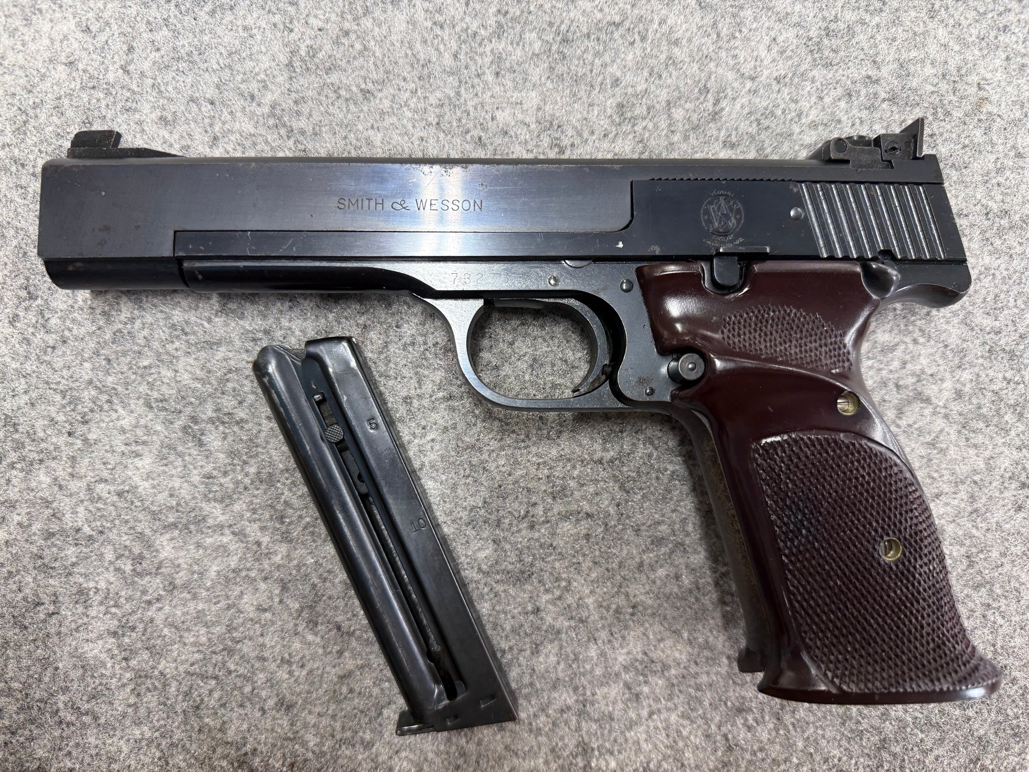 SMITH & WESSON Model 46 .22 lr