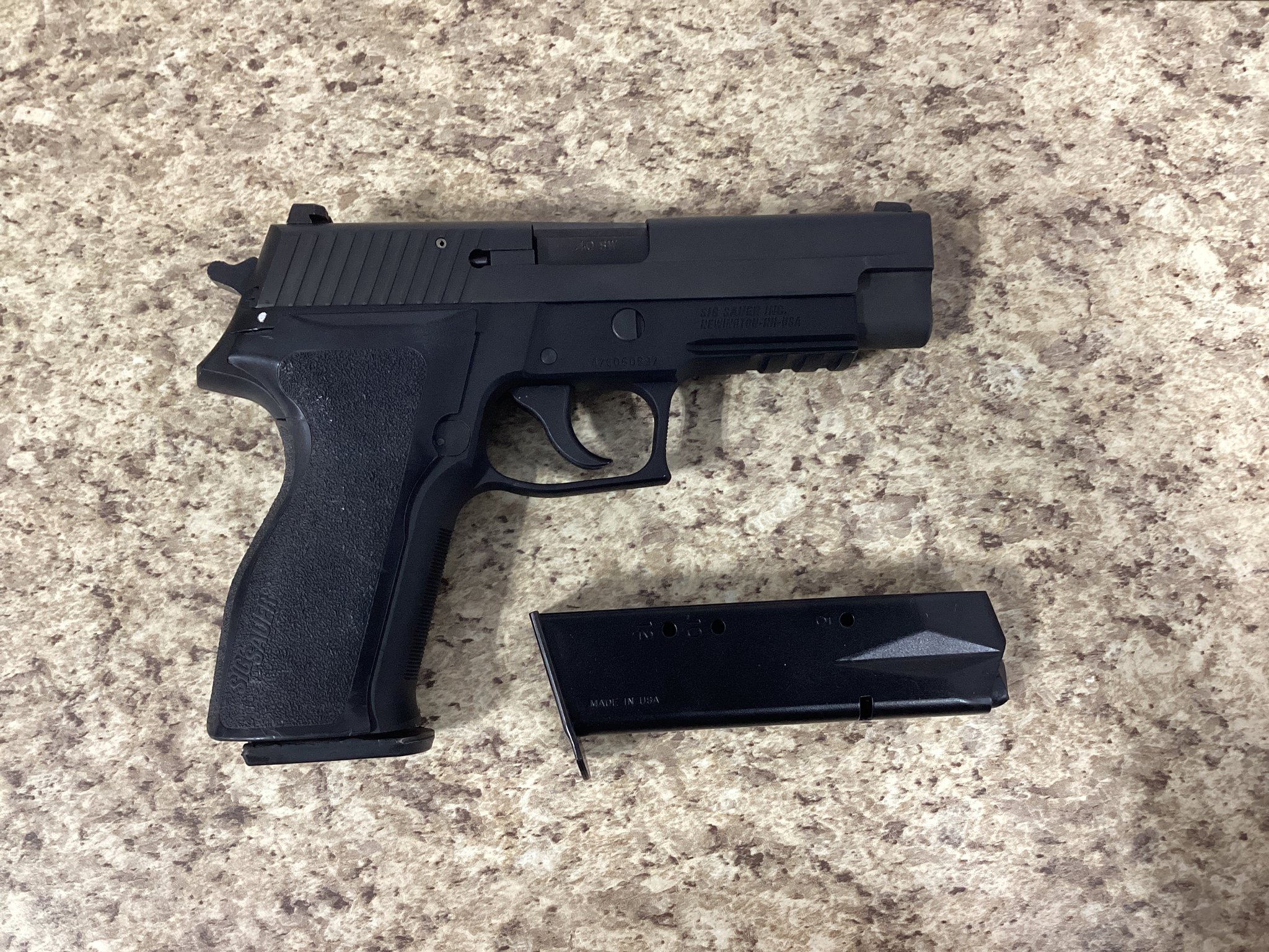 SIG SAUER P226