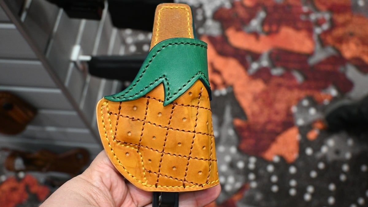 Falco pineapple holster