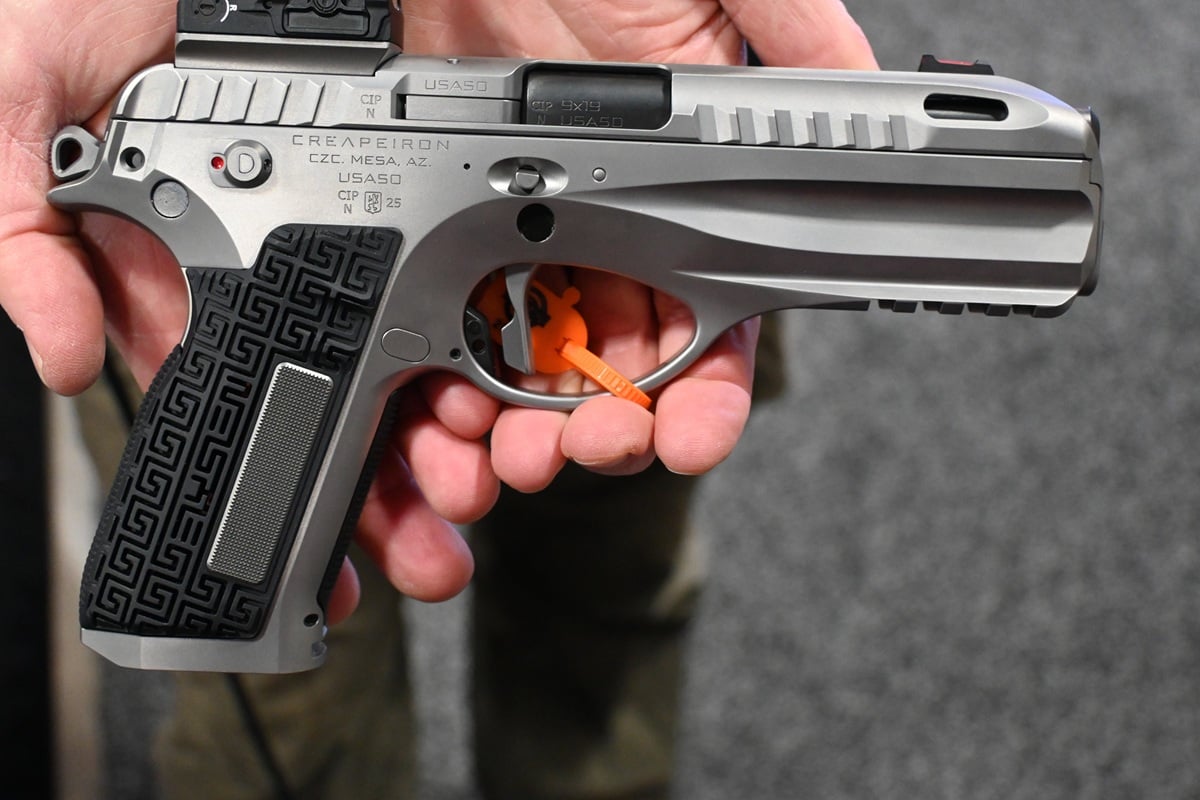 The Creapeiron Elysien Eagle Pistol