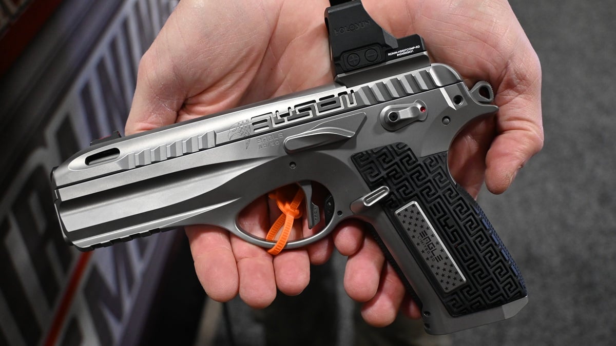 The Creapeiron Elysien Eagle Pistol