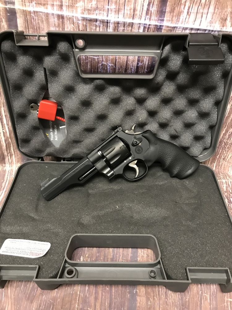 SMITH & WESSON 327 Performance Center