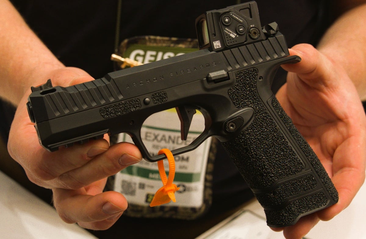 Aimpoint A-Cut with COA optic mounted Archeron