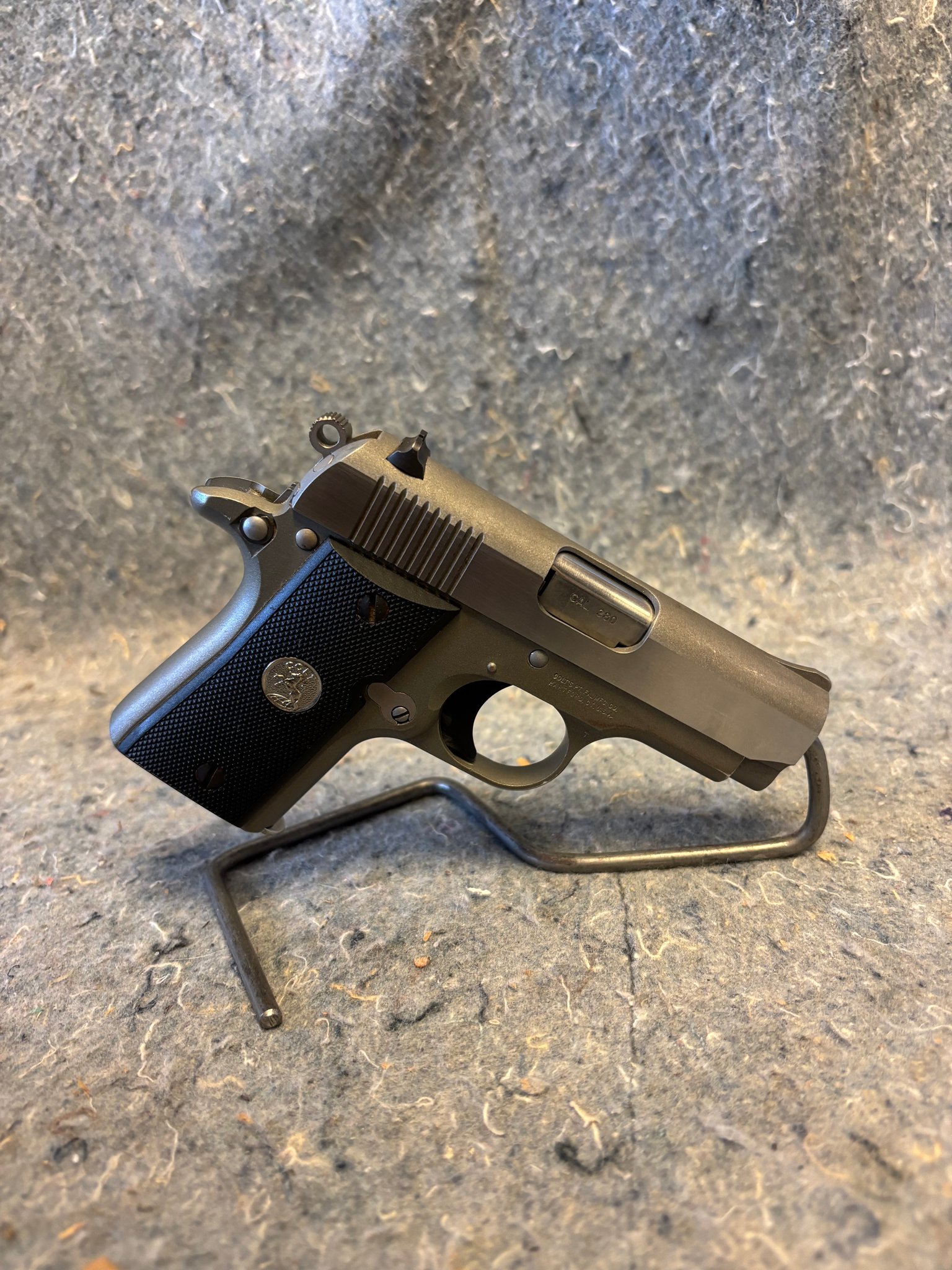 COLT MUSTANG POCKETLITE