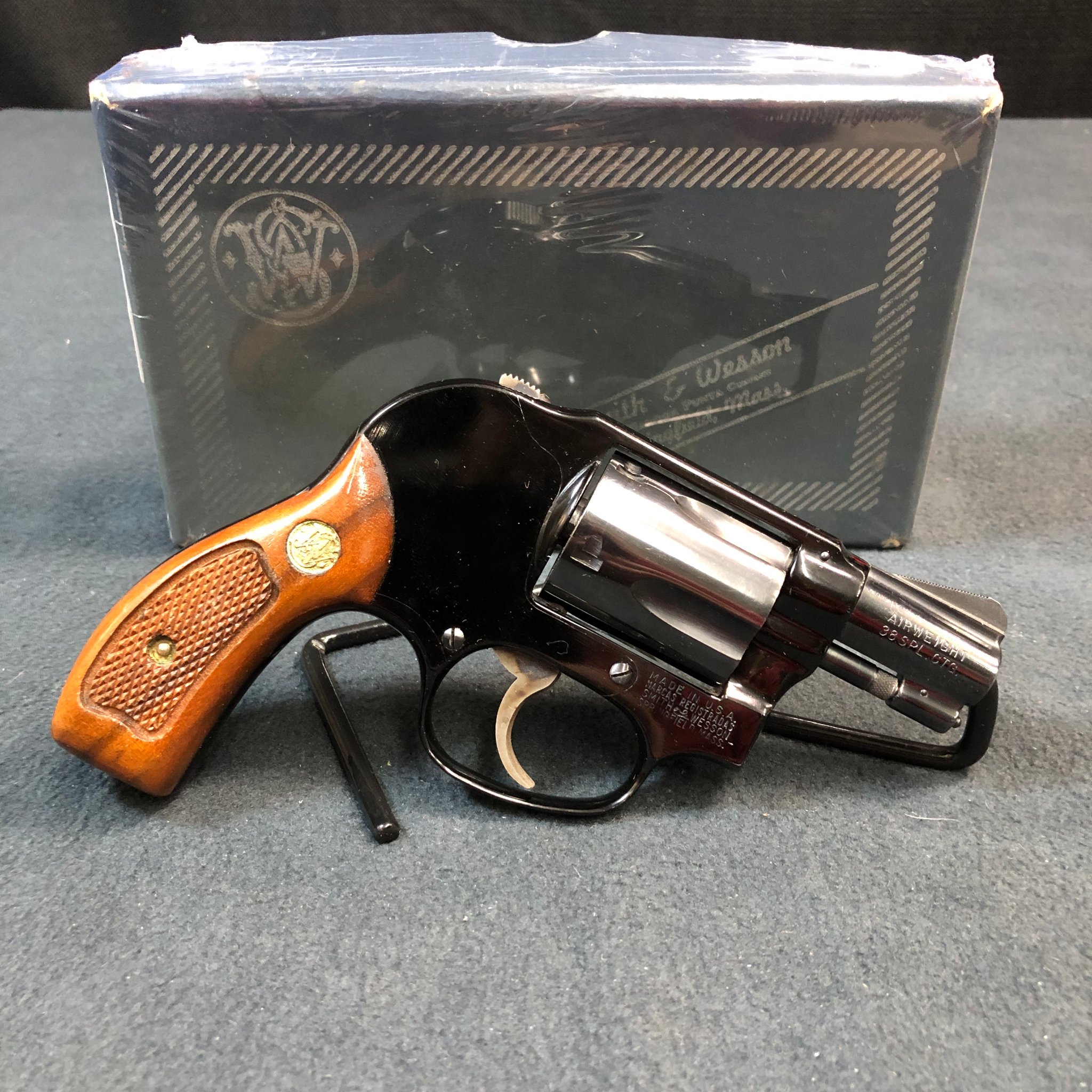SMITH & WESSON 38 AIRWEIGHT