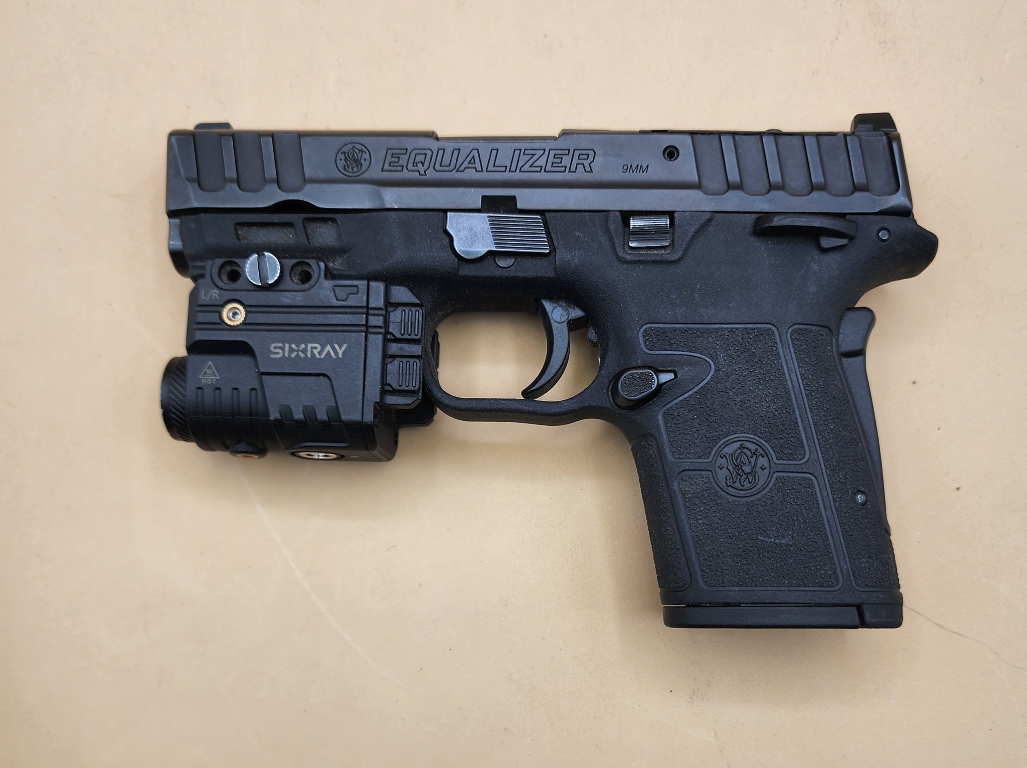 SMITH & WESSON EQUALIZER