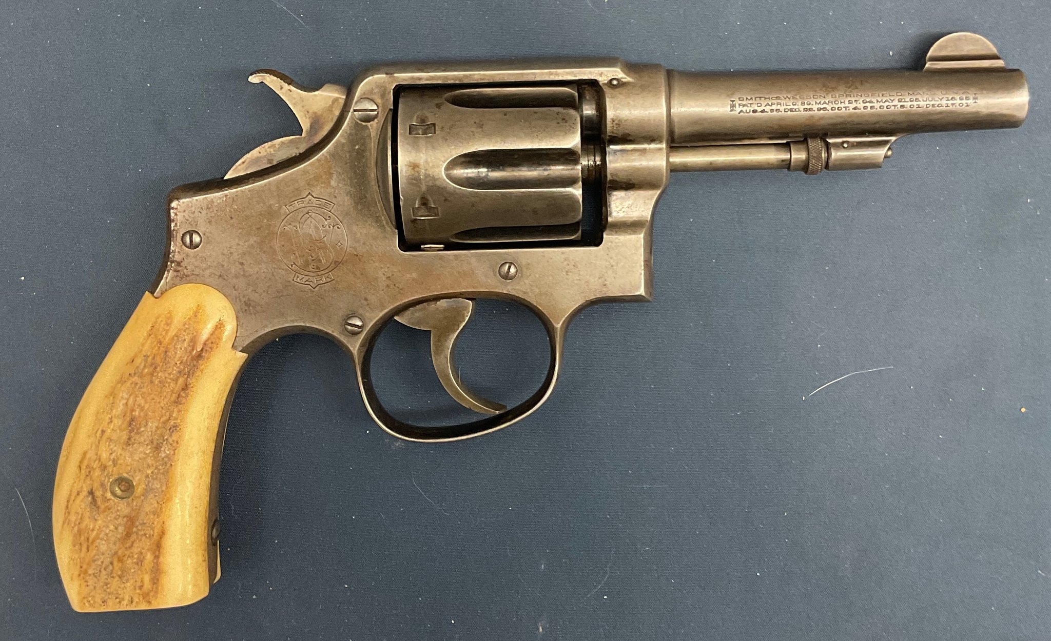 SMITH & WESSON 10 CLASSIC