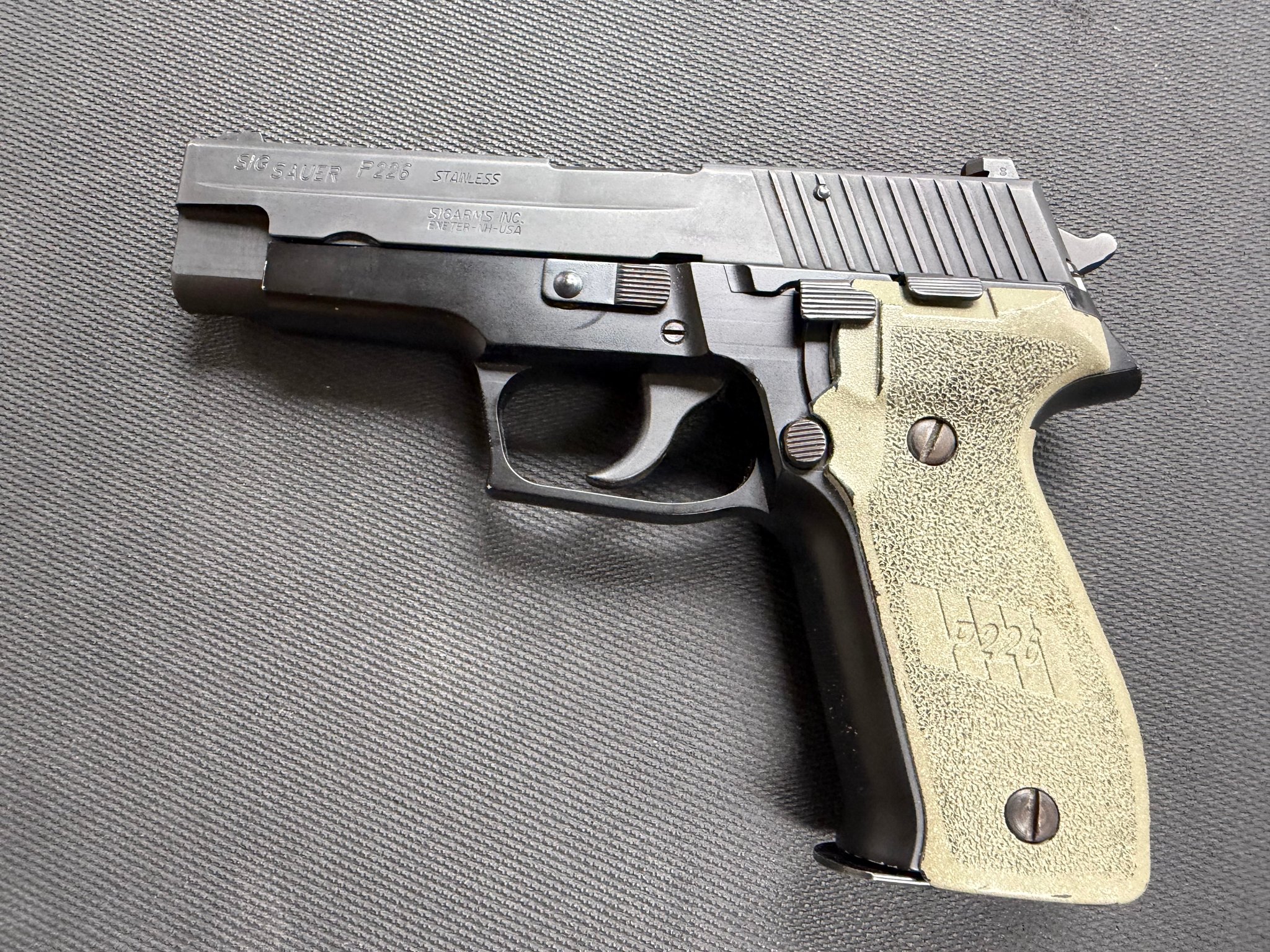 SIG SAUER p226