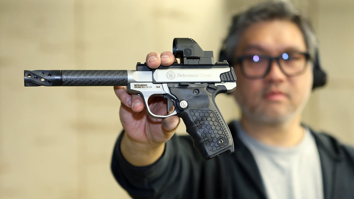 Smith & Wesson SW22 Victory Performance Center Target Model, 