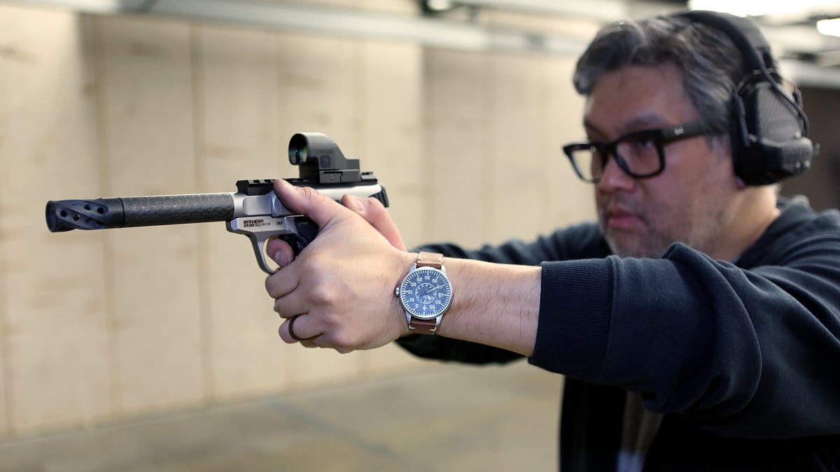 shooting the SW22 Victory Performance Center Target Model