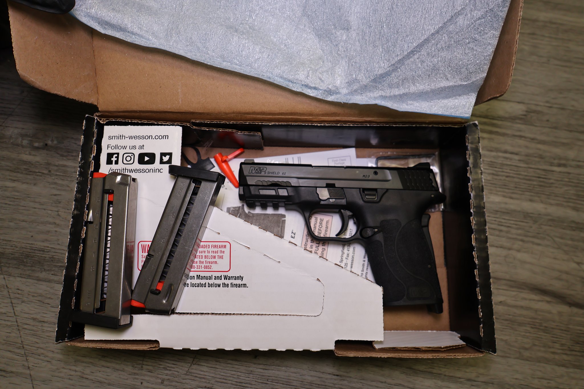 SMITH & WESSON M&P9 SHIELD EZ M2.0