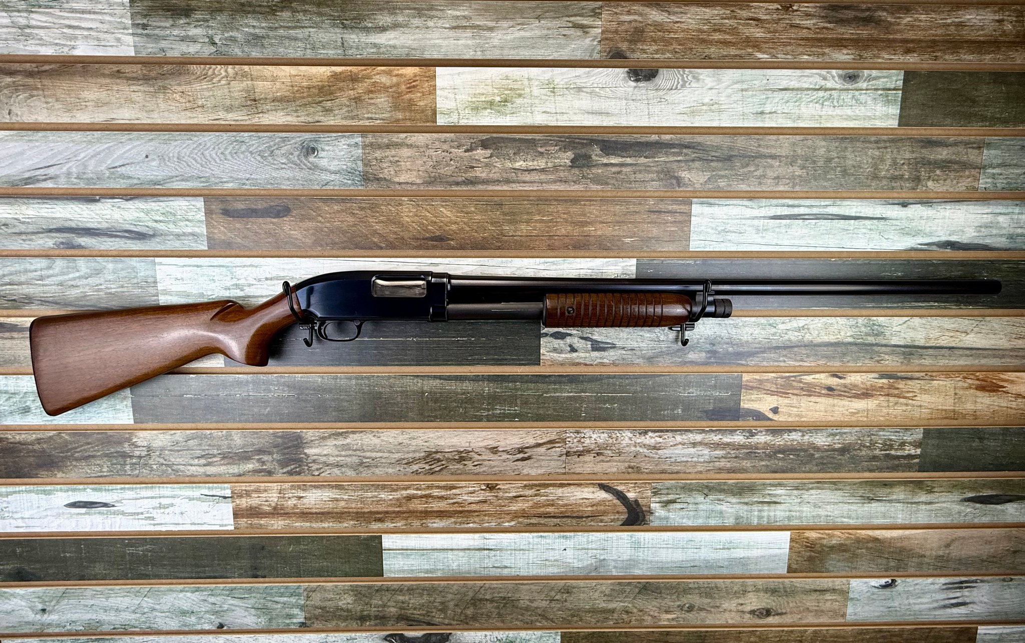 WINCHESTER MODEL 12 FEATHERWEIGHT