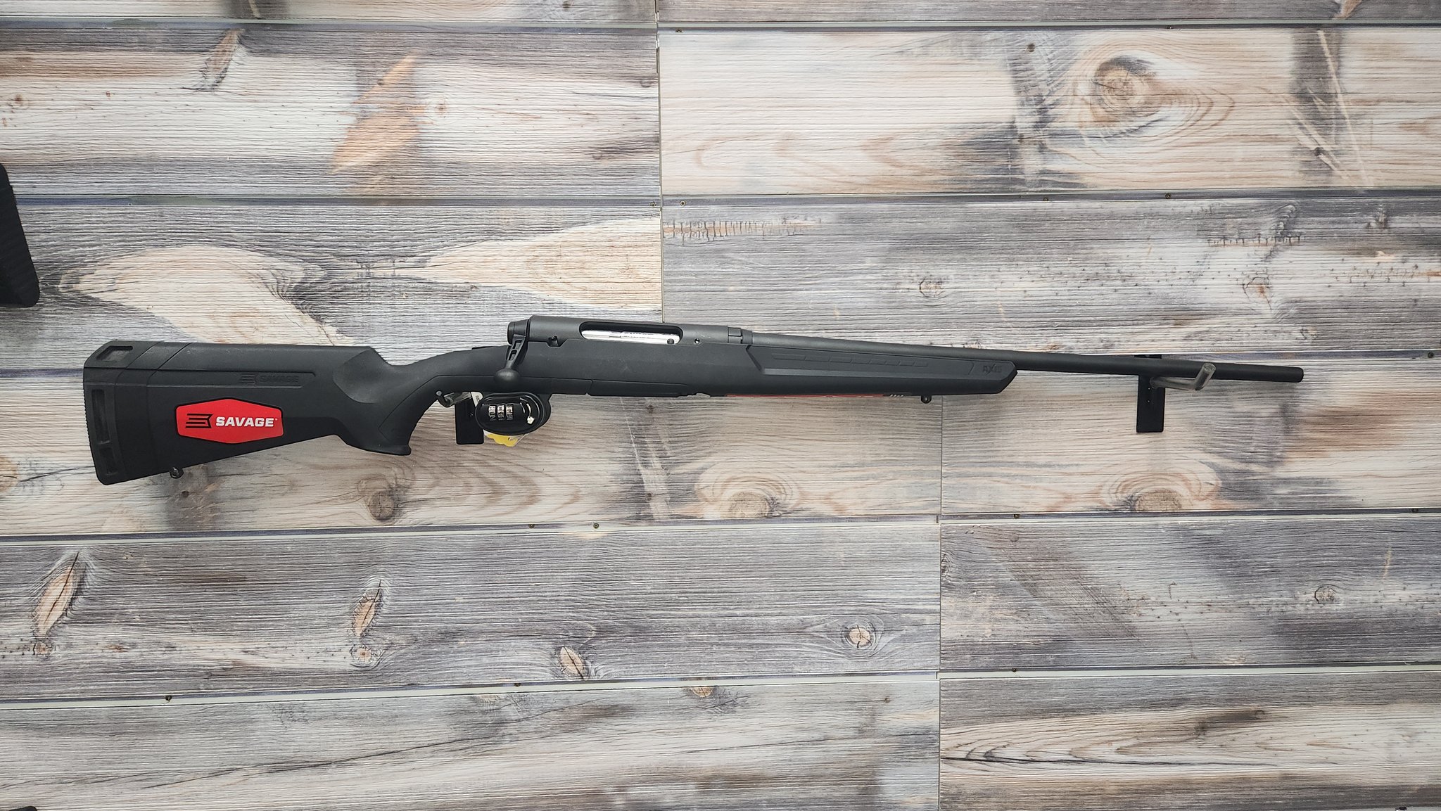 SAVAGE ARMS Axis