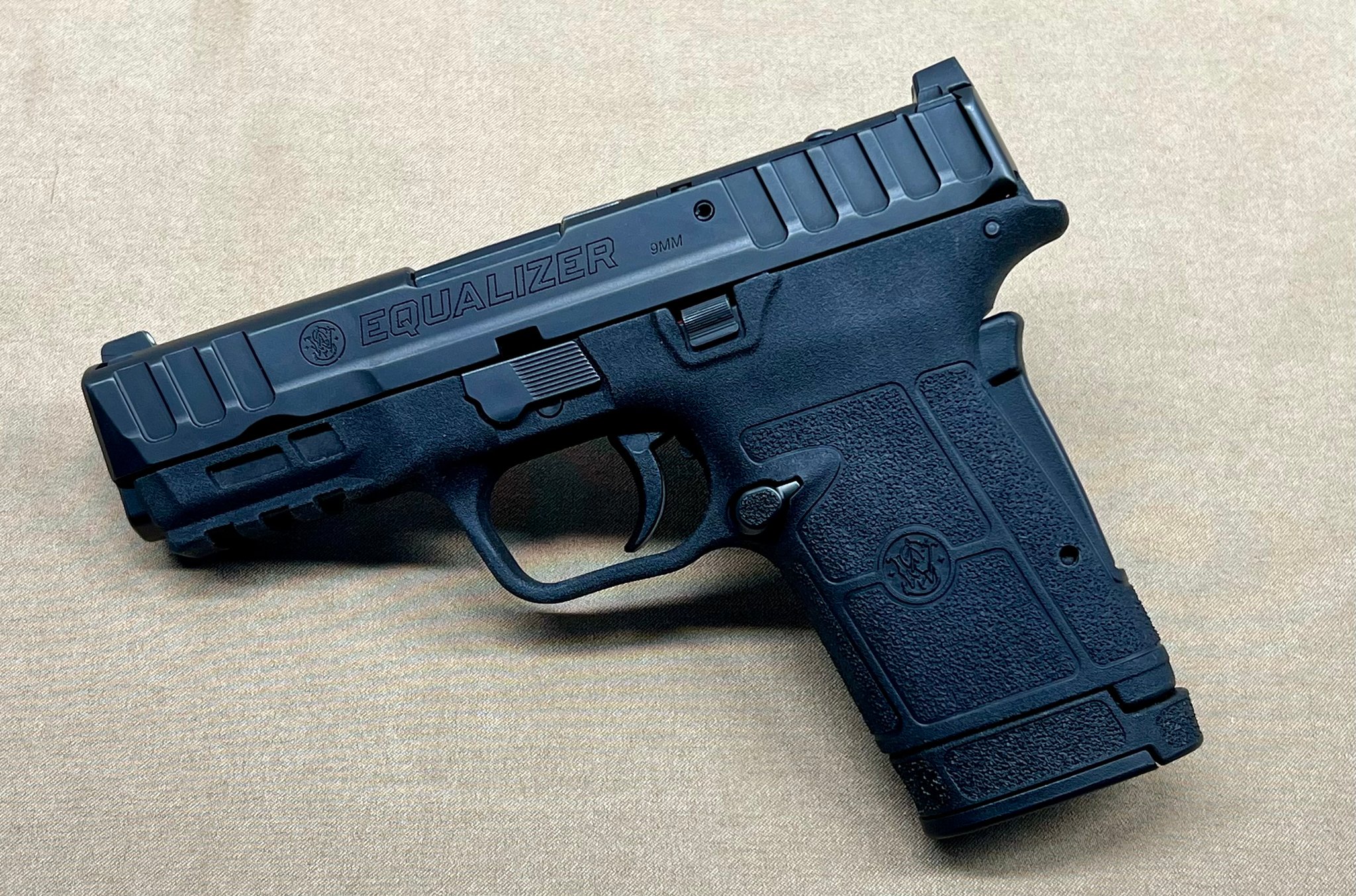 SMITH & WESSON EQUILIZER