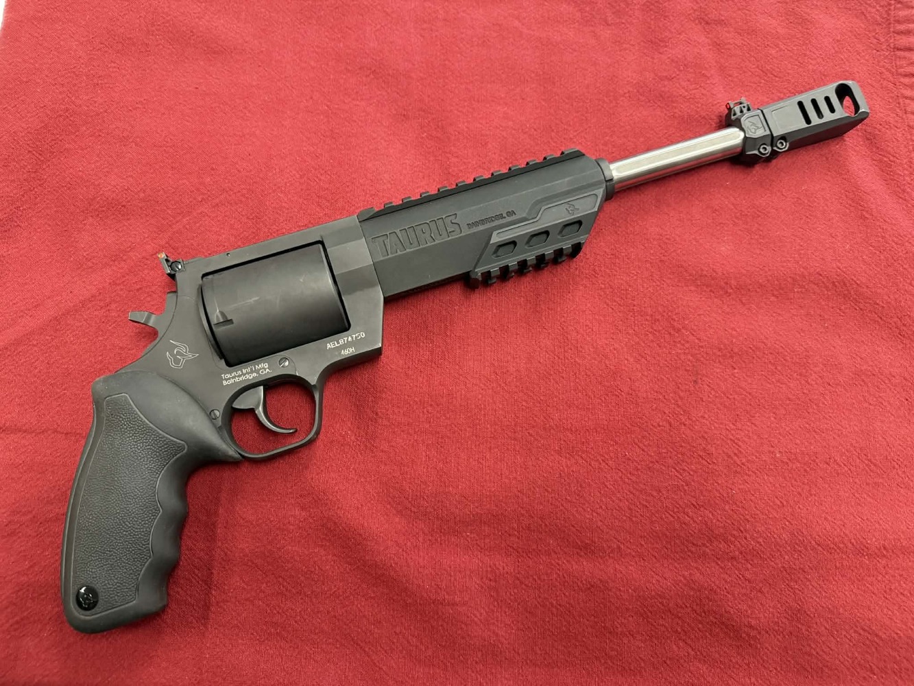 TAURUS RAGING HUNTER 460 S&W