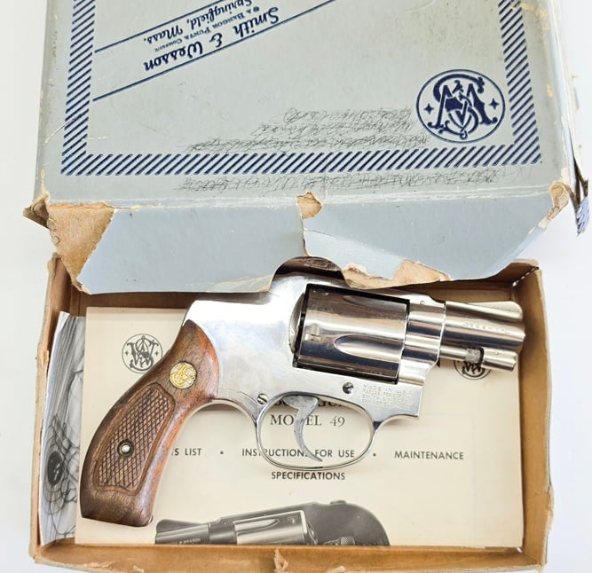 SMITH & WESSON MODEL 49 BODYGUARD CHAMBERED IN .38 SPL