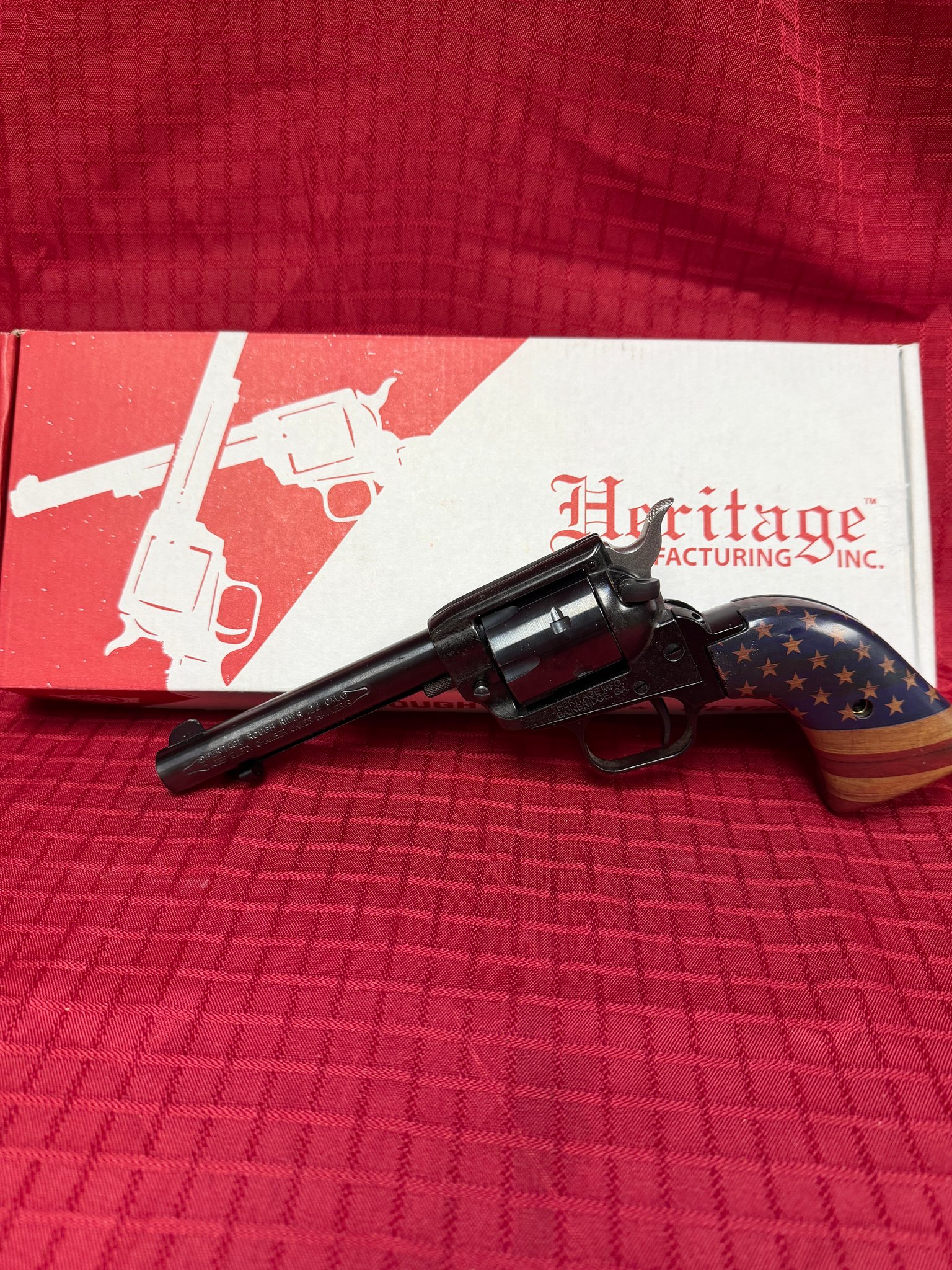 HERITAGE MFG. ROUGH RIDER US FLAG GRIPS