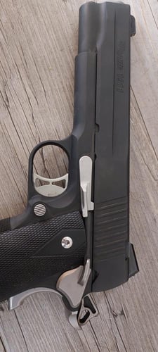 SIG SAUER 1911