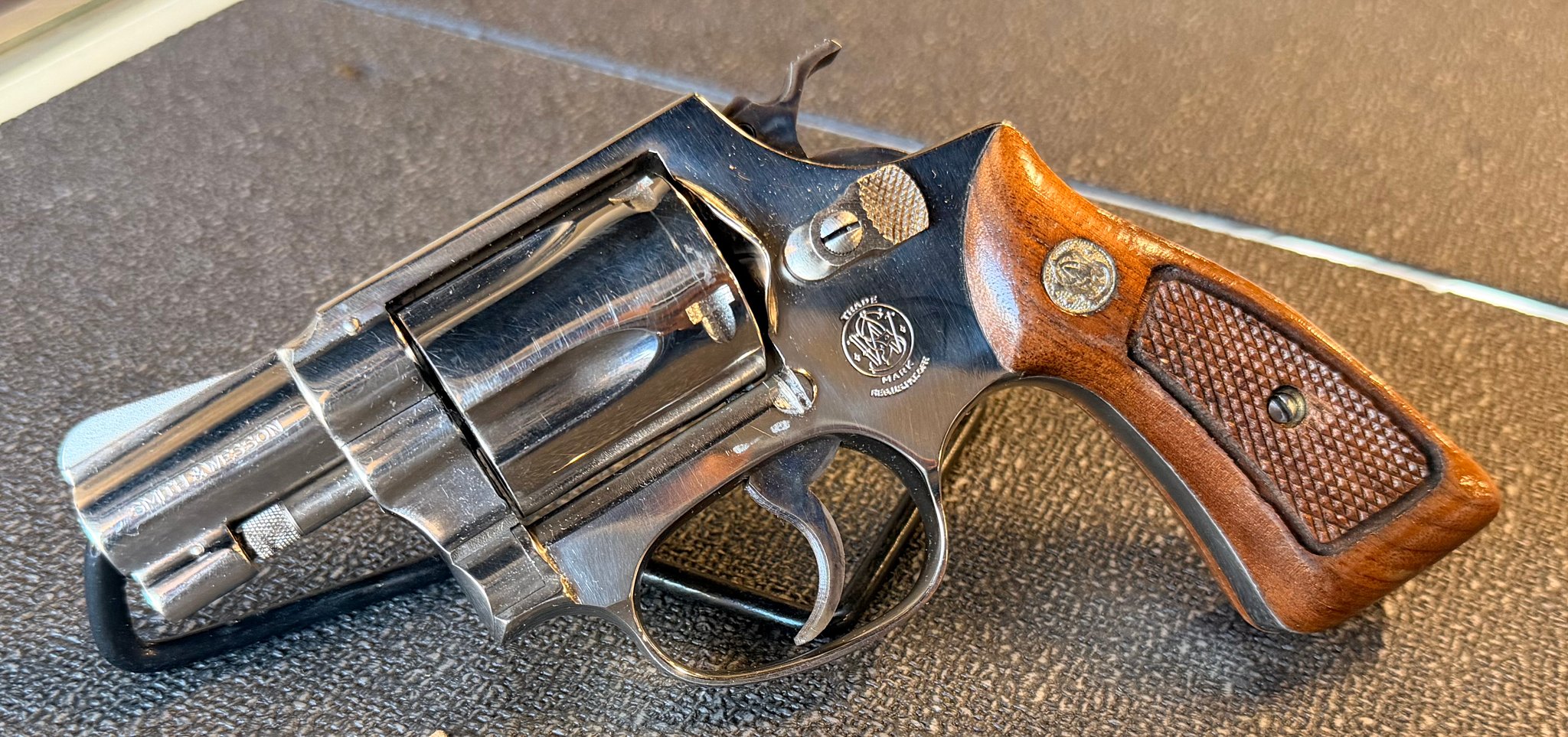 SMITH & WESSON MODEL 36