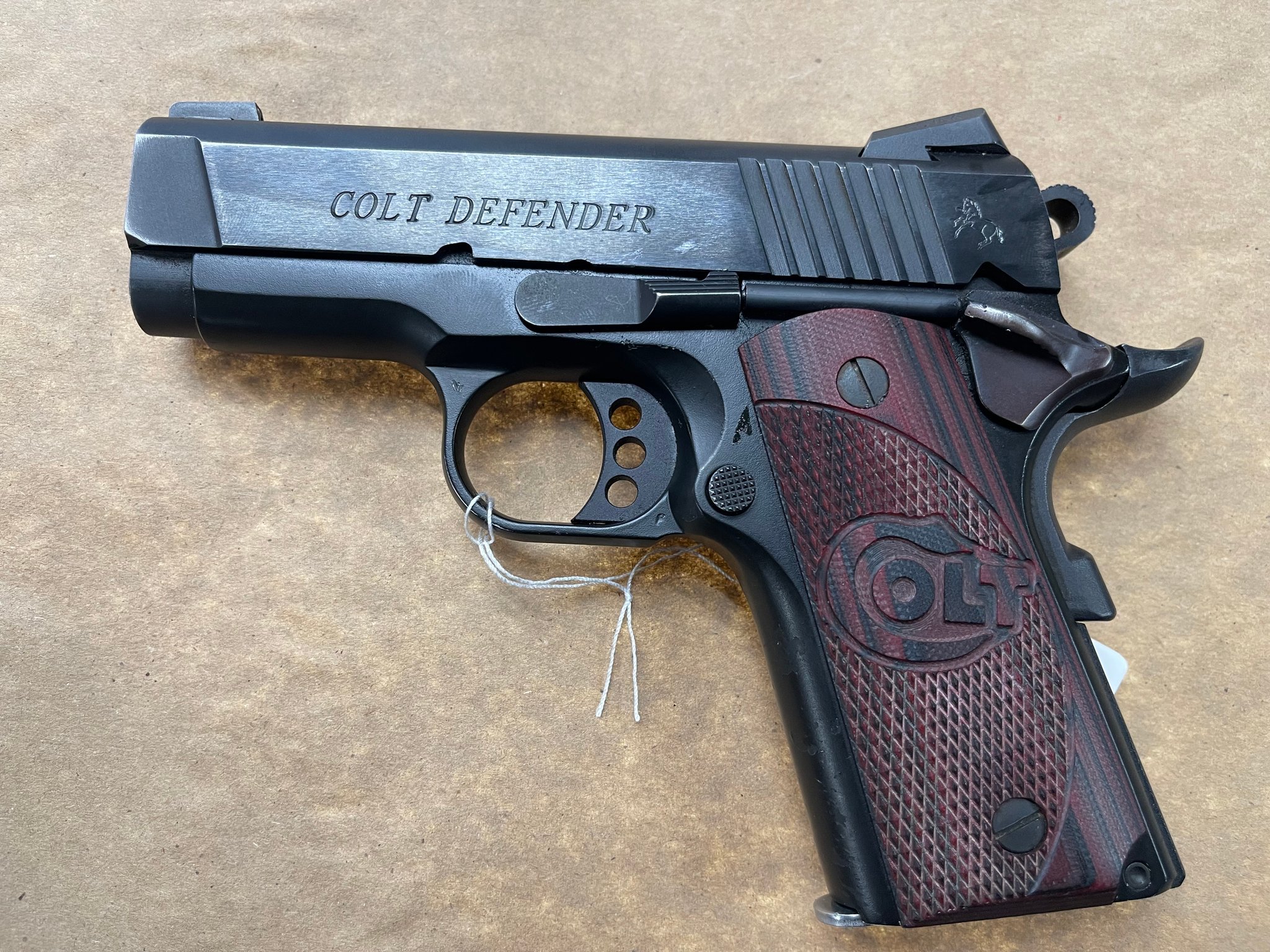 COLT defender lightweight 9mm luger (9x19 para)