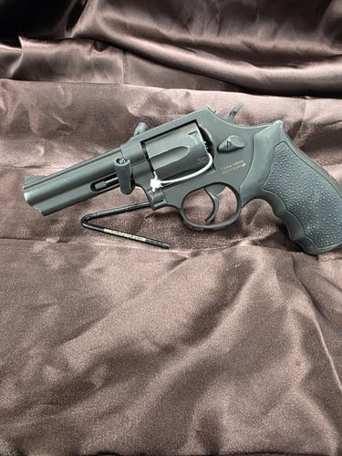 TAURUS 82S