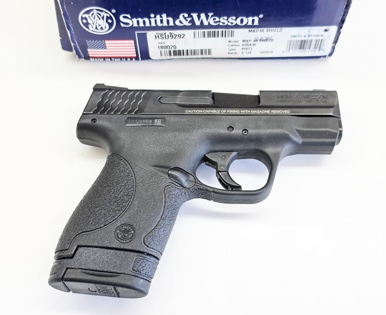 SMITH & WESSON MODEL M&P 40 SHIELD CHAMBERED IN .40 CAL