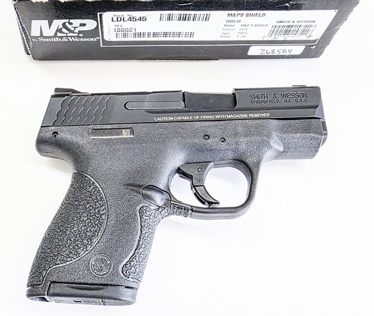 SMITH & WESSON  M&P 9 SHIELD CHAMBERED IN 9MM