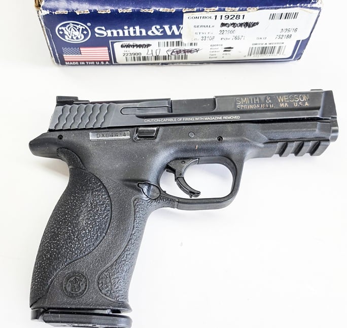 SMITH & WESSON S&W MODEL M&P 40 CHAMBERED IN .40 CAL