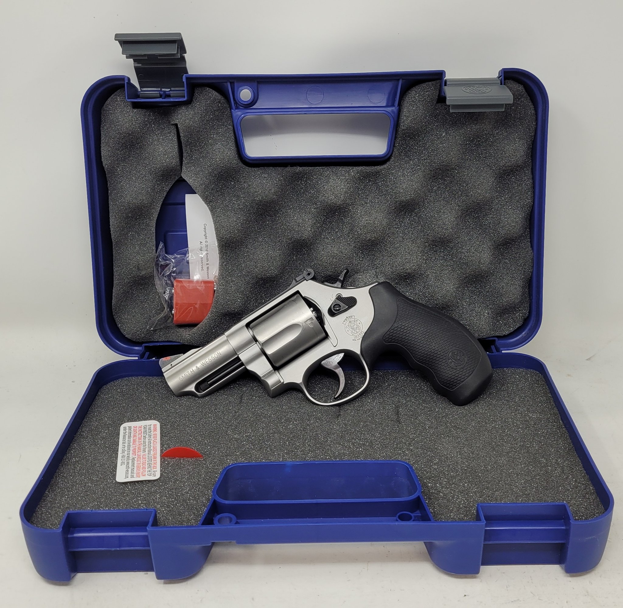 SMITH & WESSON MODEL 69 COMBAT MAGNUM