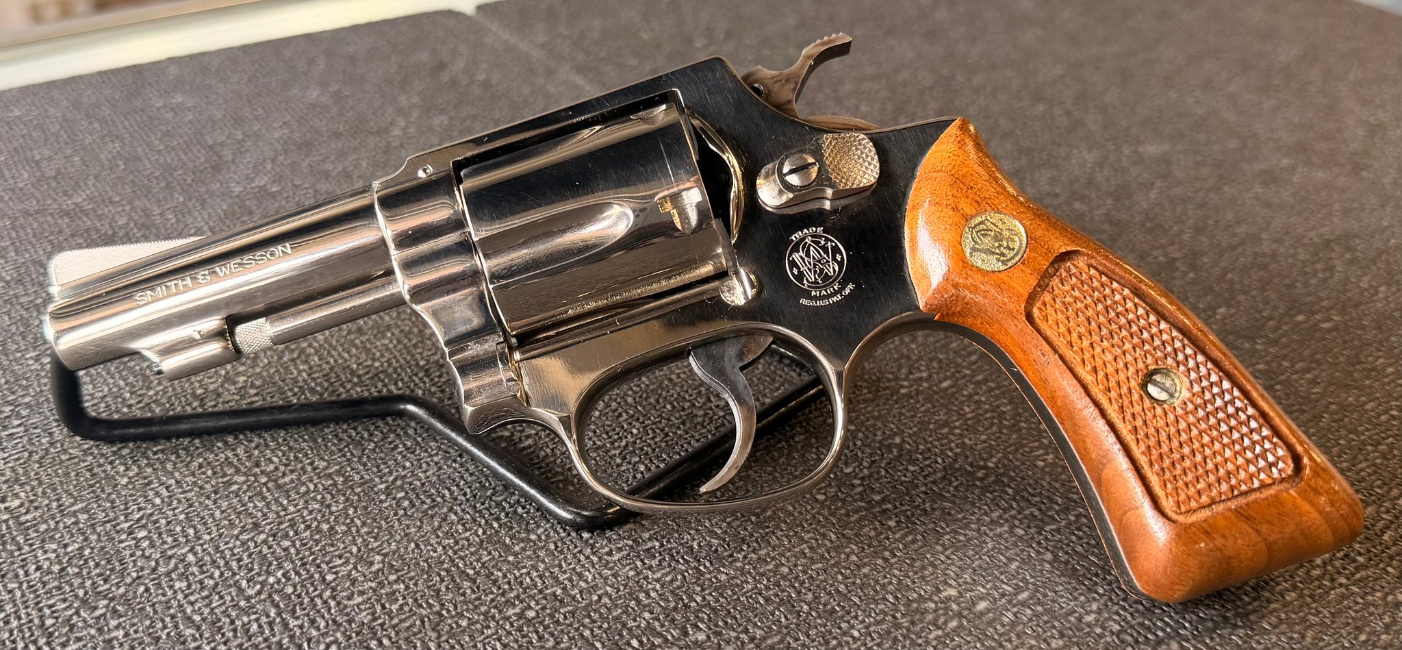 SMITH & WESSON MODEL 37