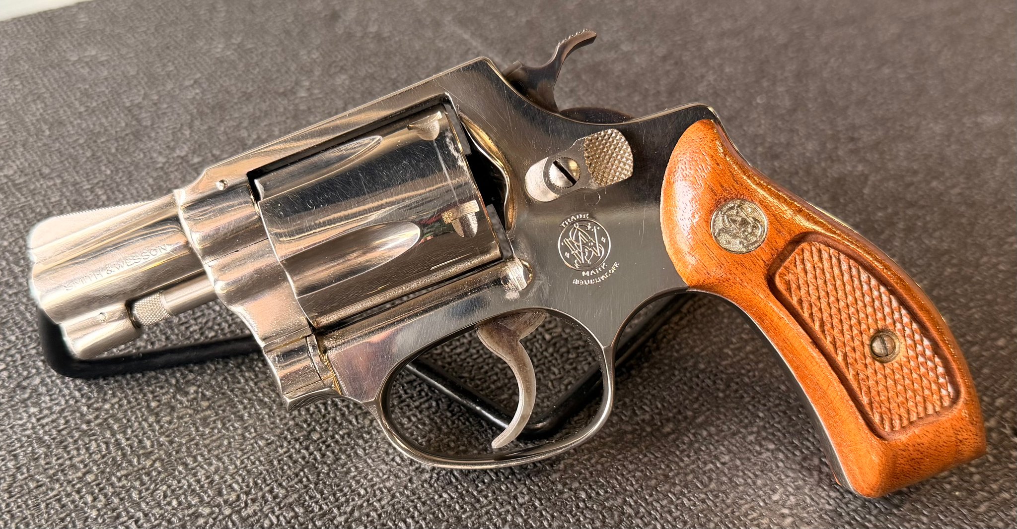 SMITH & WESSON MODEL 36